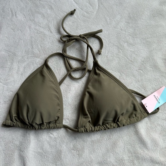 Bikini Tops - Picture 3 of 4